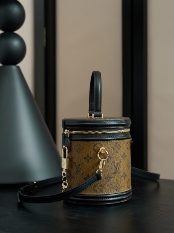 wsxc1762511303114_1 LOUIS VUITTON LV GHW Cannes 2 Way Shoulder Bag