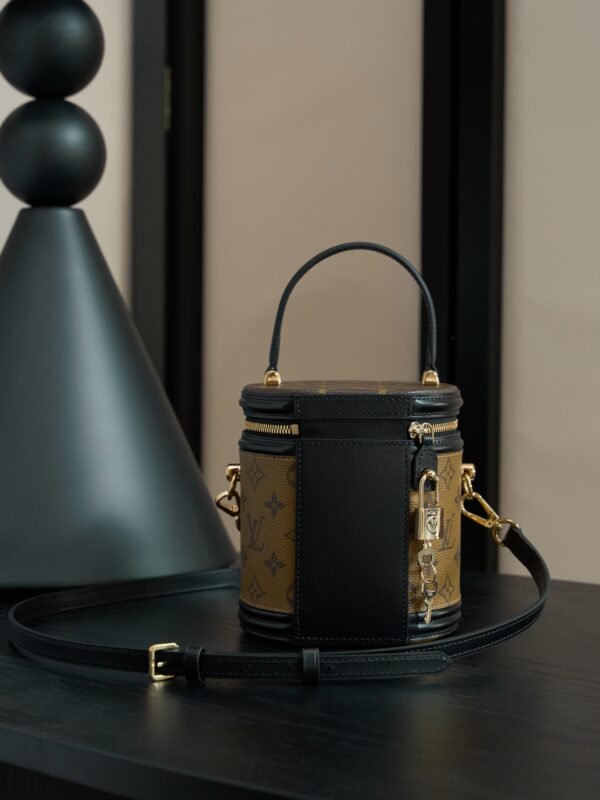 wsxc1762511303114_2 LOUIS VUITTON LV GHW Cannes 2 Way Shoulder Bag