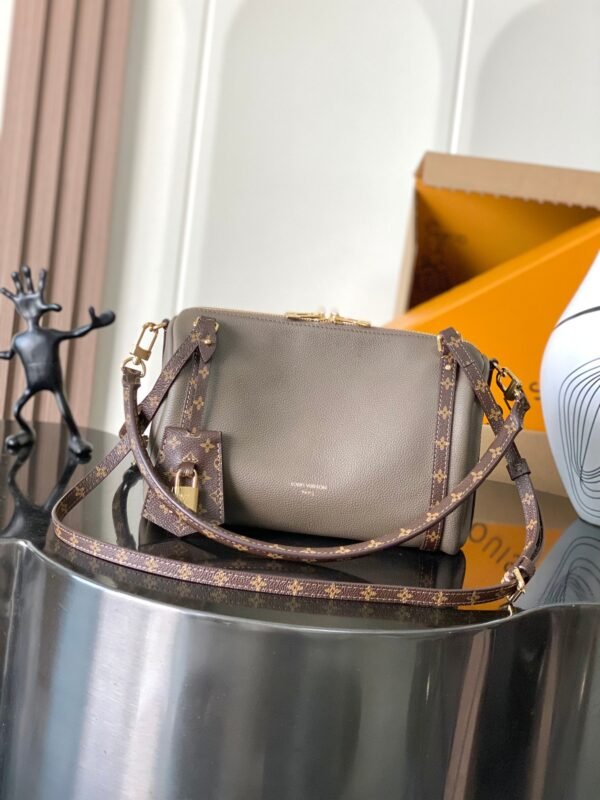 Louis Vuitton Express Travel