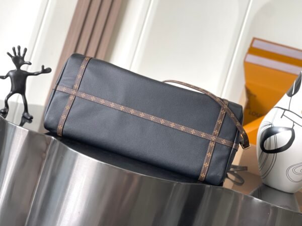 Louis Vuitton Express Travel