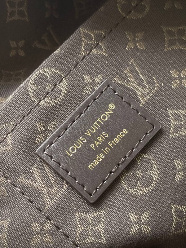 Louis Vuitton Express Travel