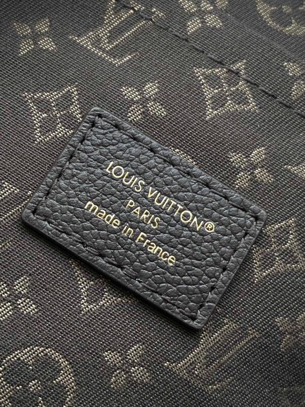 Louis Vuitton Express Travel