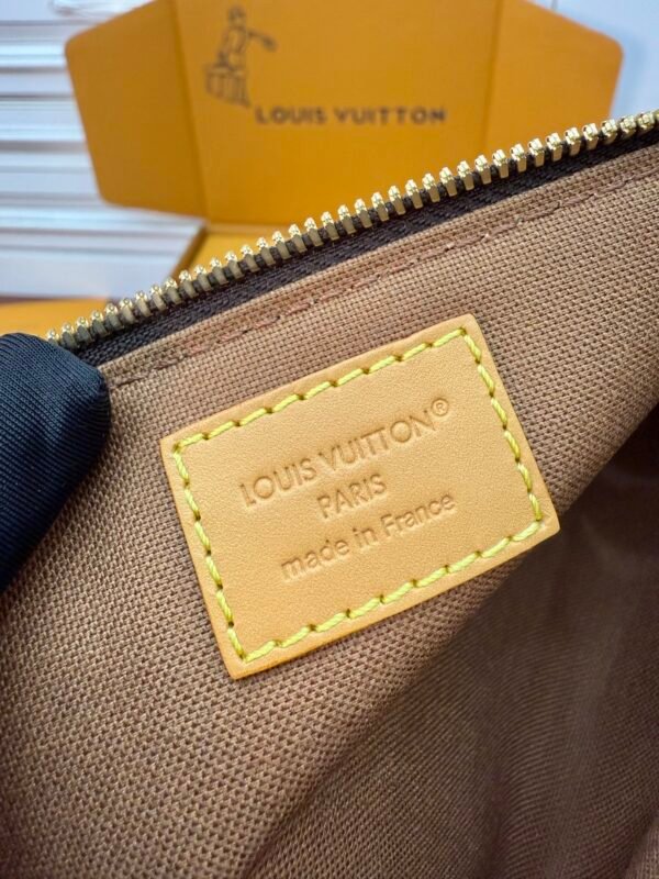 wsxc1762515140553_4 Pochette Eva Monogram