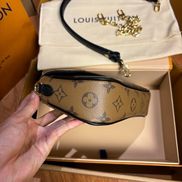 LOUIS VUITTON  Monogram Ivy Wallet On Chain
