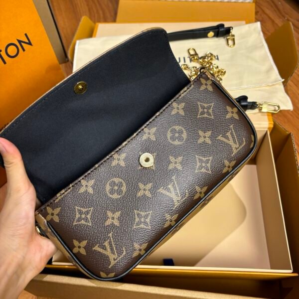 LOUIS VUITTON  Monogram Ivy Wallet On Chain