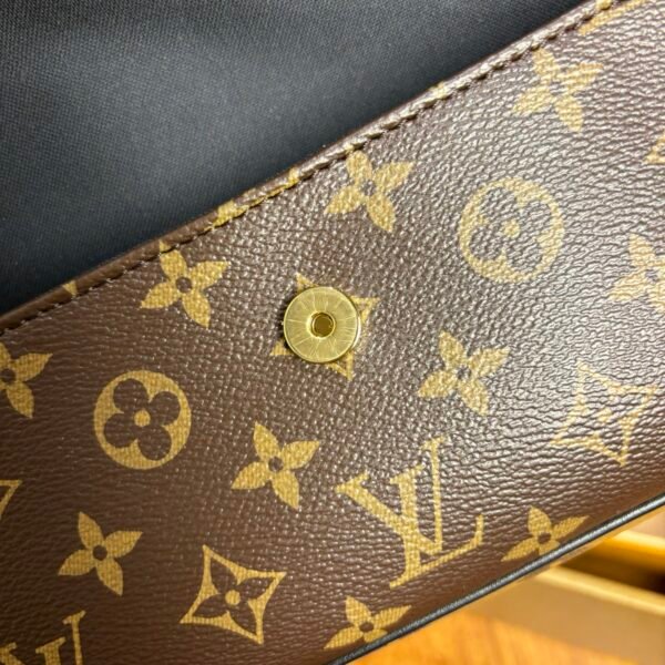 LOUIS VUITTON  Monogram Ivy Wallet On Chain