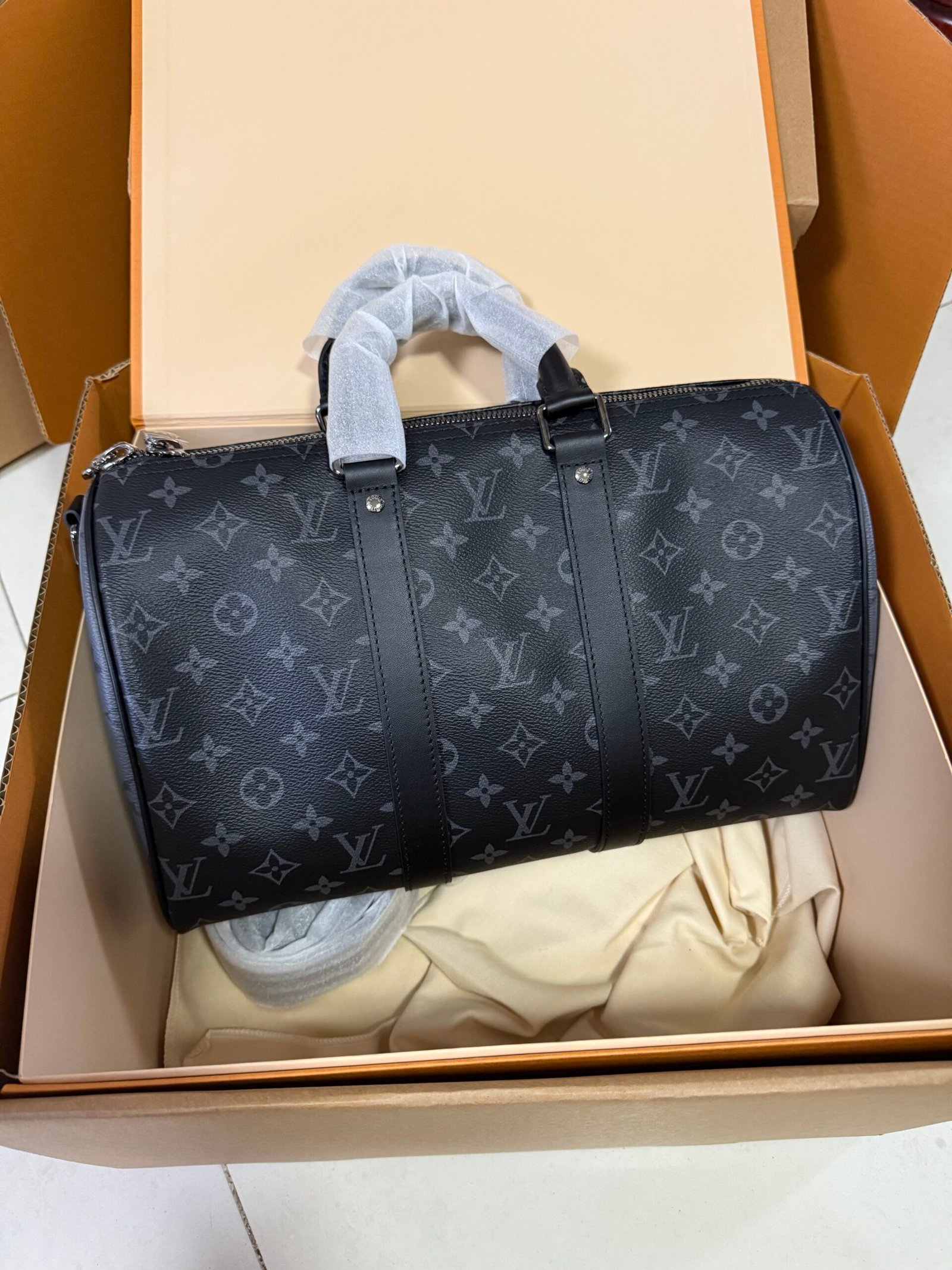 Louis Vuitton Monogram Eclipse Keepall Bandouliere 35 M46655 2WAY bag - Image 11
