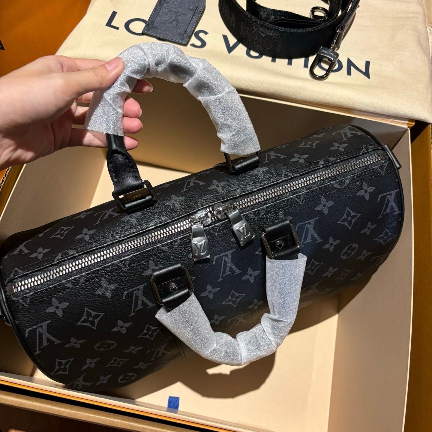 Louis Vuitton Monogram Eclipse Keepall Bandouliere 35 M46655 2WAY bag - Image 19