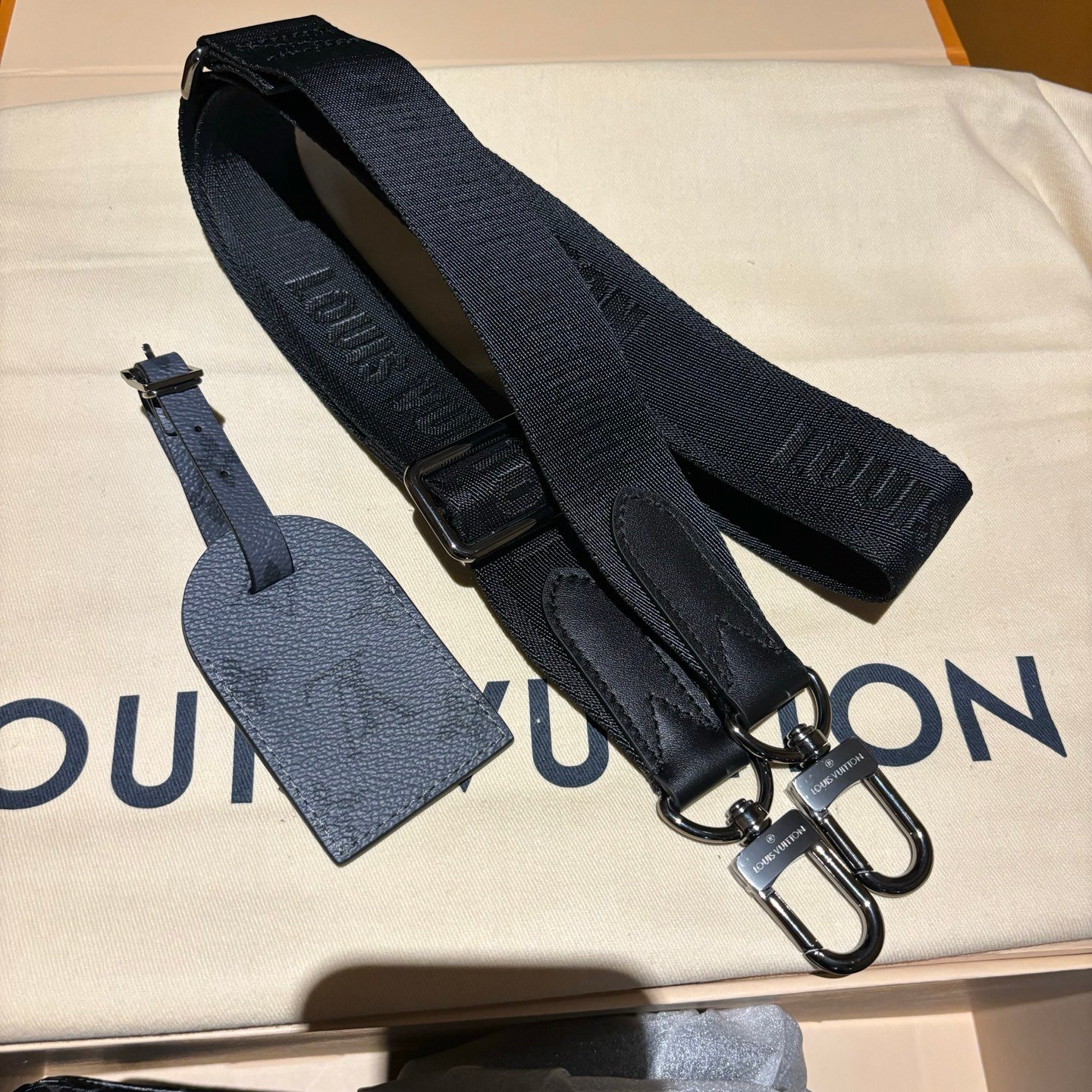Louis Vuitton Monogram Eclipse Keepall Bandouliere 35 M46655 2WAY bag - Image 27