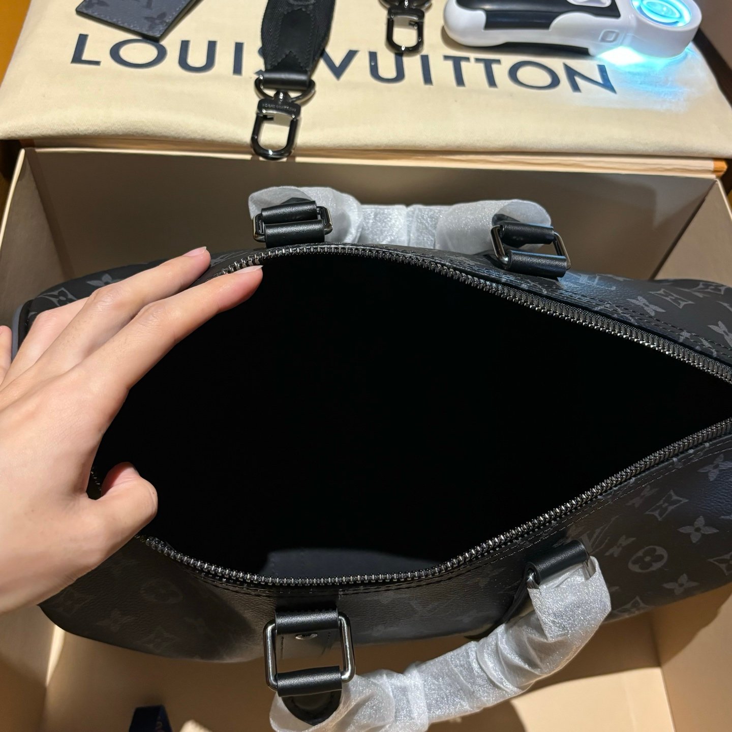 Louis Vuitton Monogram Eclipse Keepall Bandouliere 35 M46655 2WAY bag - Image 3