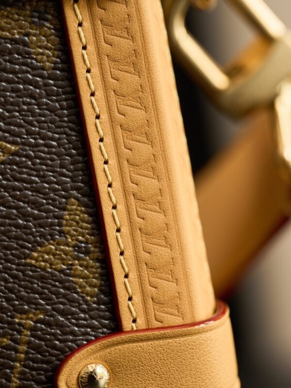 wsxc1762515601079_4 Side Trunk