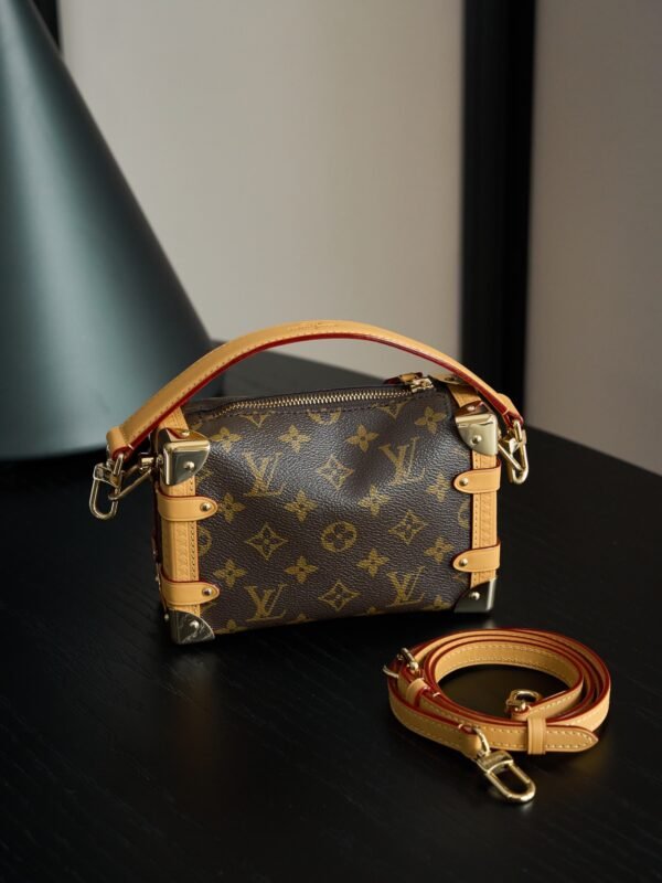 wsxc1762515776076_0 Side Trunk