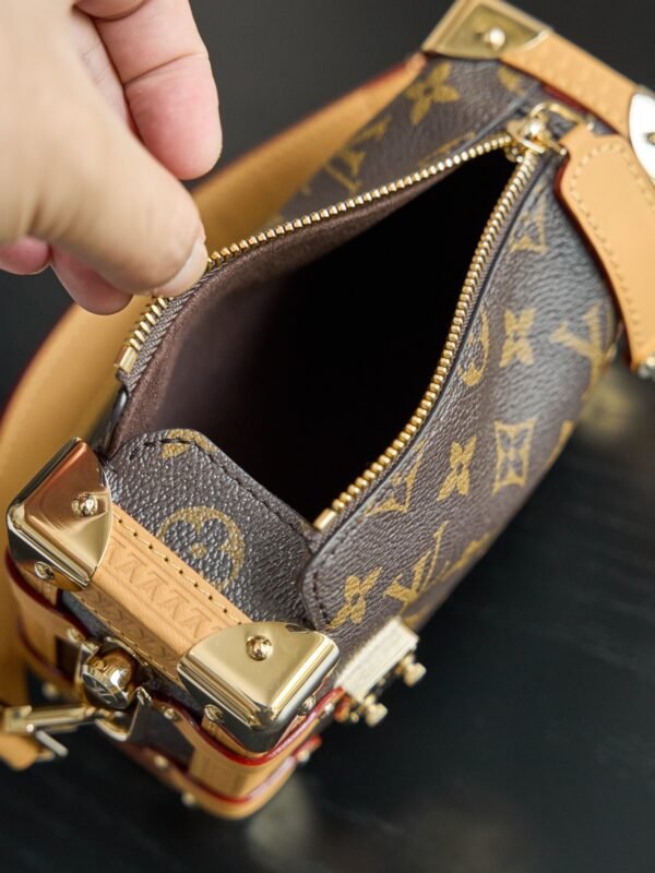 wsxc1762515776076_4 Side Trunk