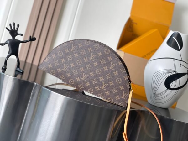 LV Fan Monogram