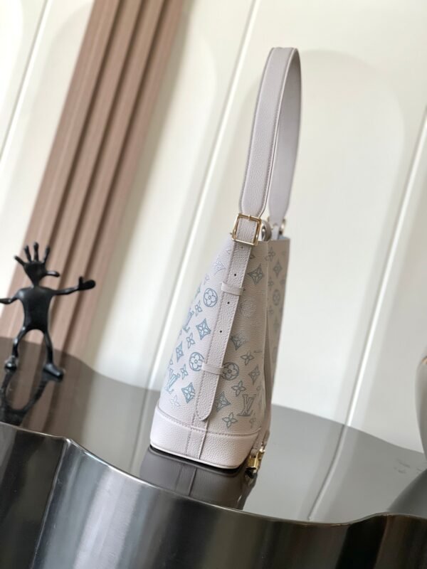 wsxc1762519719350_1 Flore Mahina