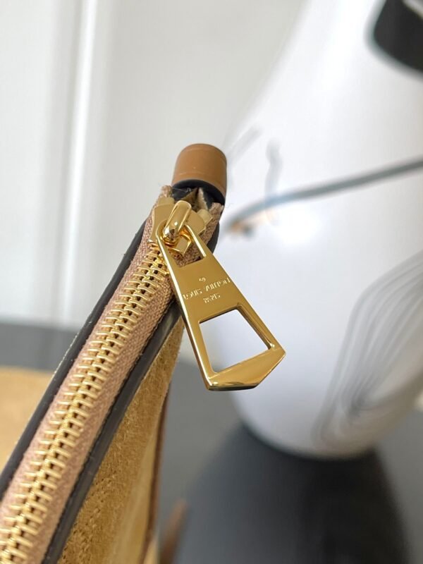 wsxc1762519765738_8 CarryAll PM