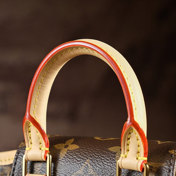 𝐌𝐎𝐍𝐓𝐒𝐎𝐔𝐑𝐈𝐒