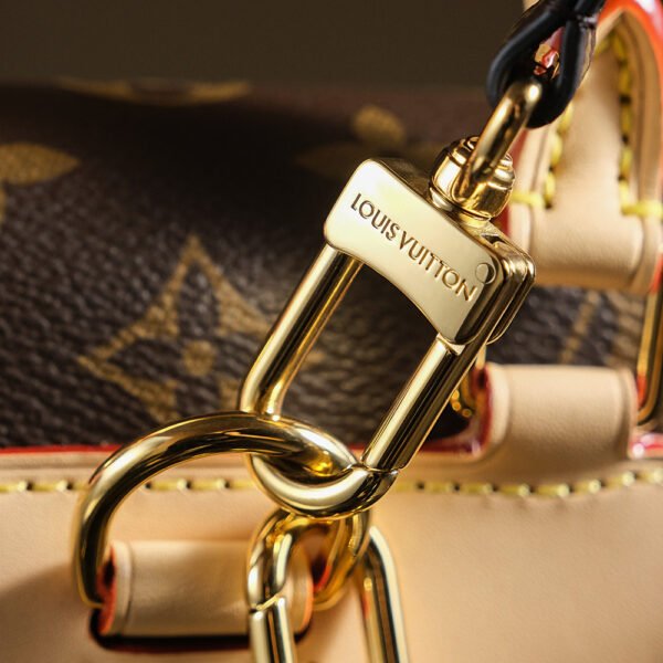 𝐌𝐎𝐍𝐓𝐒𝐎𝐔𝐑𝐈𝐒