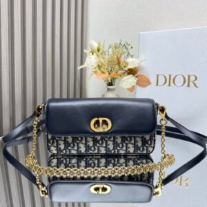 DIOR 30Montaigne Avenue East-Wesr With chain
