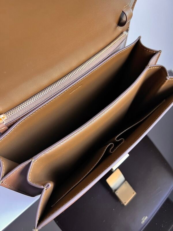 Classic CLASSIC BOX polished calfskin handbag with tumbled grain