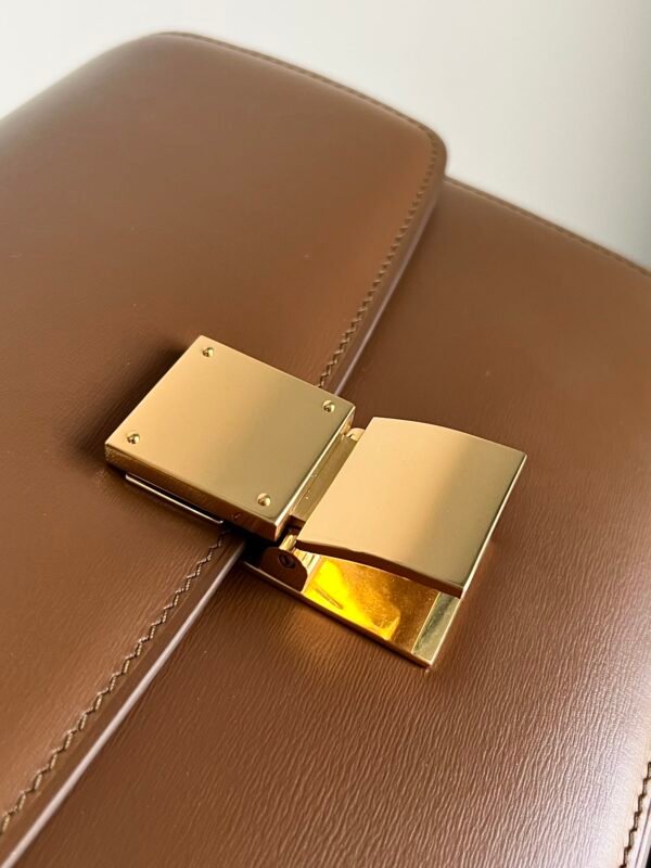 Classic CLASSIC BOX polished calfskin handbag with tumbled grain