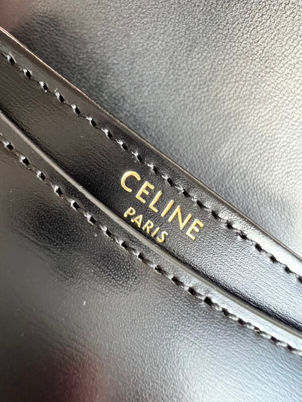 CELINE BESACE TRIOMPHE